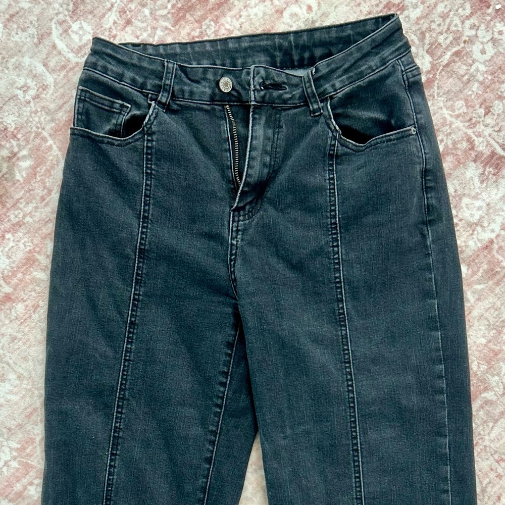 Black High-Waisted Jeans!